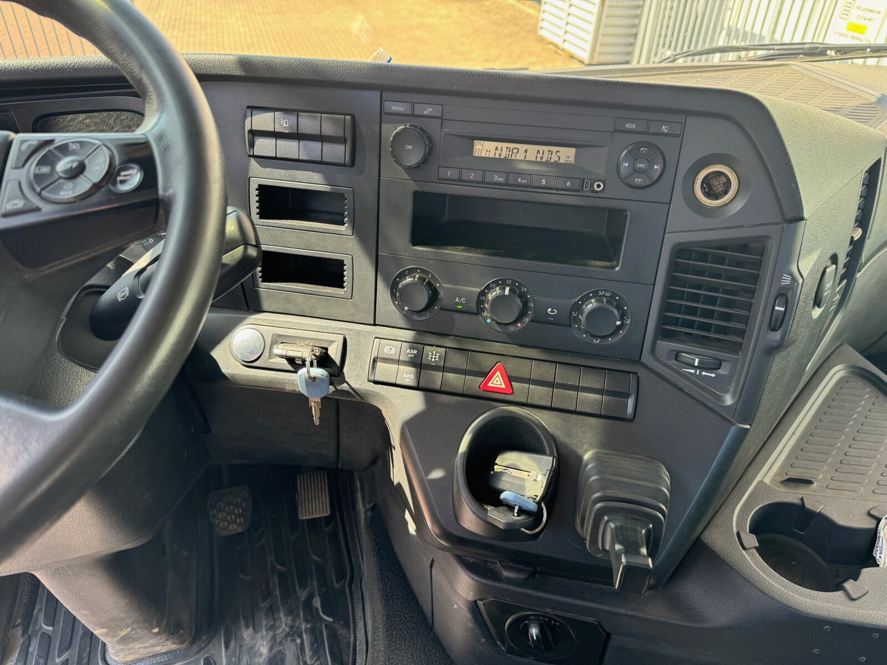 Locação financeira de Mercedes-Benz Arocs 3343 S 6x4 Arocs 3343 S 6x4, Full Steel, 3x Vorhanden! Mercedes-Benz Arocs 3343 S 6x4 Arocs 3343 S 6x4, Full Steel, 3x Vorhanden!: foto 14 Locação financeira de Mercedes-Benz Arocs 3343 S 6x4 Arocs 3343 S 6x4, Full Steel, 3x Vorhanden! Mercedes-Benz Arocs 3343 S 6x4 Arocs 3343 S 6x4, Full Steel, 3x Vorhanden!: foto 14