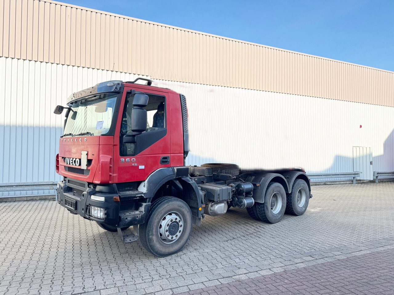 Trakker AD260T36W 6x6 Trakker AD260T36W 6x6 - Camião chassi: foto 1 Trakker AD260T36W 6x6 Trakker AD260T36W 6x6 - Camião chassi: foto 1
