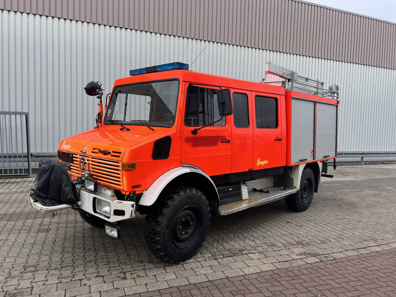 Unimog U 1300 L 4x4 Doka U 1300 L 4x4 Doka, LF8 - Ambulância: foto 1 Unimog U 1300 L 4x4 Doka U 1300 L 4x4 Doka, LF8 - Ambulância: foto 1