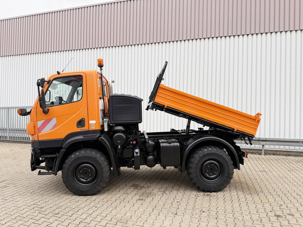 Unimog U 20 4x4 U 20 4x4, Kipper, Zapfwelle, Winterdienstausstattung, 2x AHK - Veículo comercial: foto 2 Unimog U 20 4x4 U 20 4x4, Kipper, Zapfwelle, Winterdienstausstattung, 2x AHK - Veículo comercial: foto 2