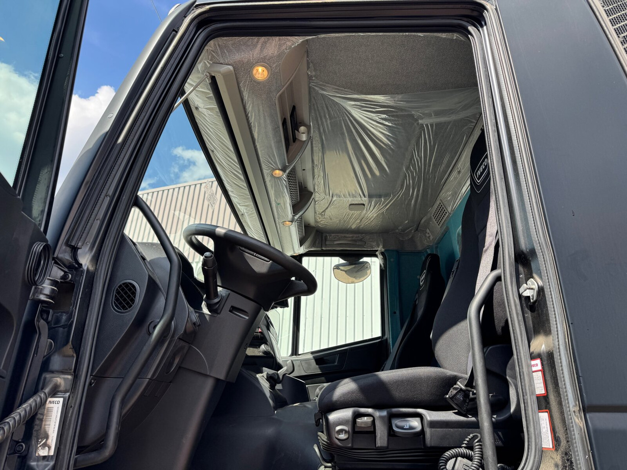 X-Way AD360X40Z/P 8x4 X-Way AD360X40Z/P 8x4 - Camião polibenne: foto 2 X-Way AD360X40Z/P 8x4 X-Way AD360X40Z/P 8x4 - Camião polibenne: foto 2