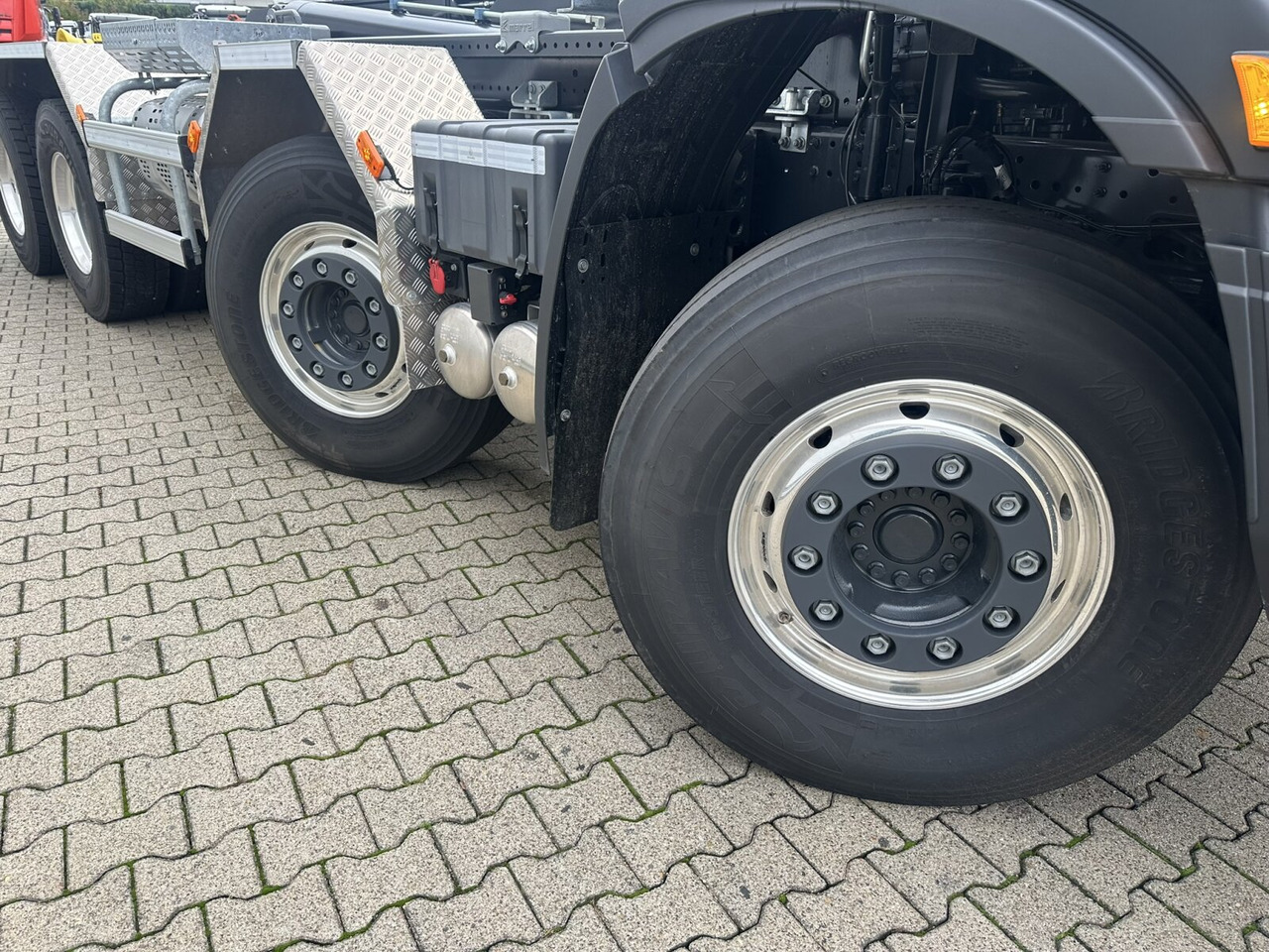 X-Way AD360X48Z 8x4 X-Way AD360X48Z 8x4, Motorabtrieb, Navi, Schub-Knick - Camião polibenne: foto 5 X-Way AD360X48Z 8x4 X-Way AD360X48Z 8x4, Motorabtrieb, Navi, Schub-Knick - Camião polibenne: foto 5