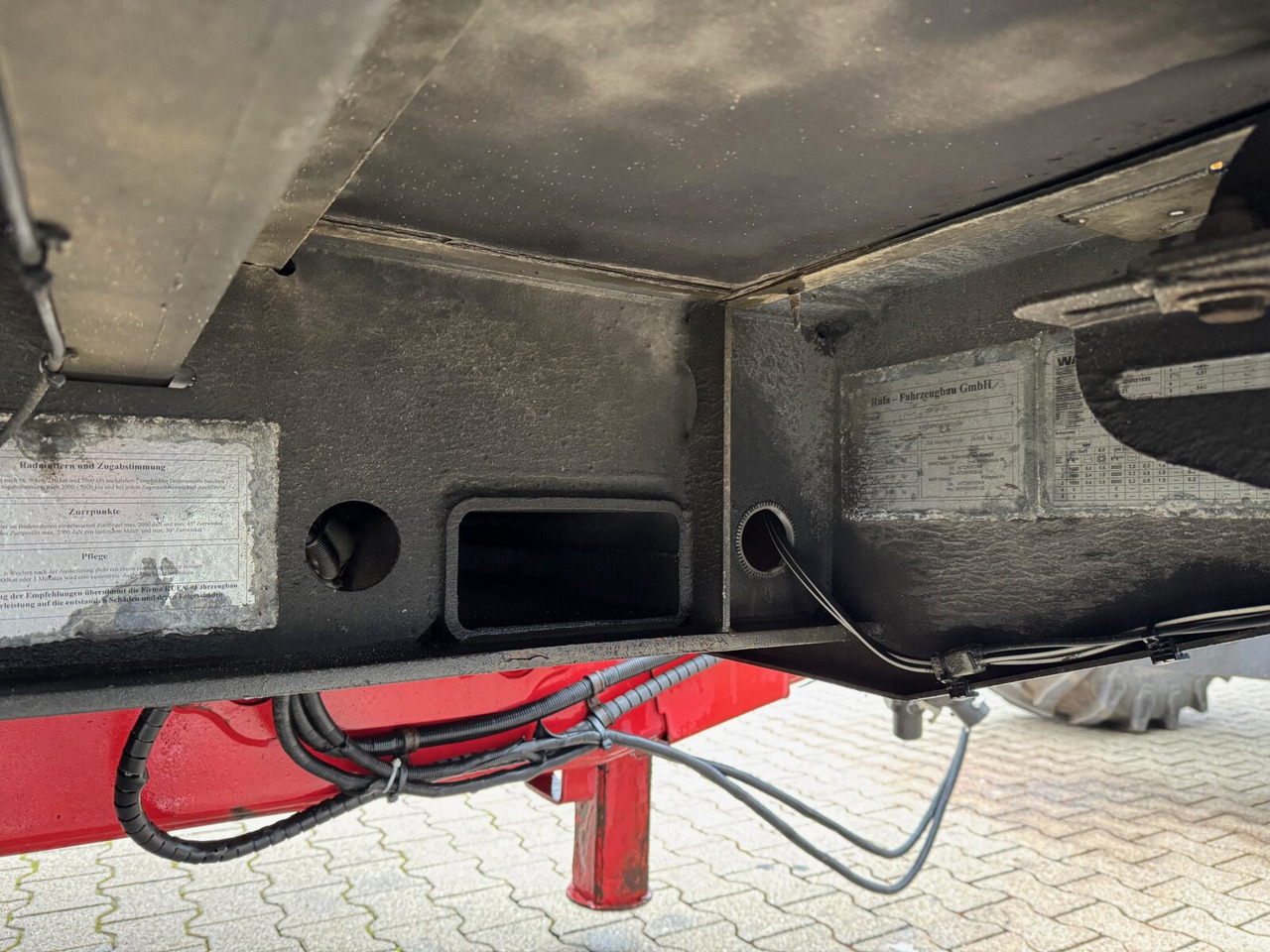 ZHP 24-32 RUFA ZHP 24-32, TwistLock-Verriegelungen, Verzinkt - Reboque plataforma/ Caixa aberta: foto 4 ZHP 24-32 RUFA ZHP 24-32, TwistLock-Verriegelungen, Verzinkt - Reboque plataforma/ Caixa aberta: foto 4