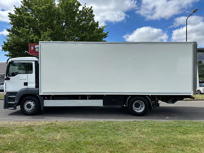 MAN TGS 18.360 FRIGOBLOCK FK25 MULTITEMP + LIFT / LADEBORDWAND 2000 KG + EURO 6 + AIRCO - Camião frigorífico: foto 2 MAN TGS 18.360 FRIGOBLOCK FK25 MULTITEMP + LIFT / LADEBORDWAND 2000 KG + EURO 6 + AIRCO - Camião frigorífico: foto 2