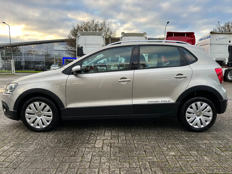 Volkswagen Polo 1.2 TSI CROSS + AUTOMATIC + 101.474 KM + APK/TUV - Automóvel: foto 2 Volkswagen Polo 1.2 TSI CROSS + AUTOMATIC + 101.474 KM + APK/TUV - Automóvel: foto 2