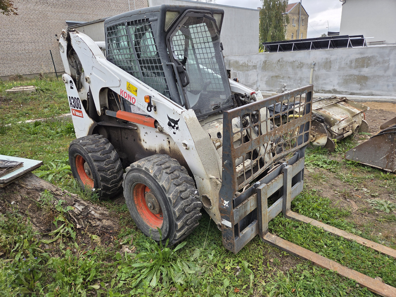 BOBCAT A300 - Mini pá carregadora: foto 1 BOBCAT A300 - Mini pá carregadora: foto 1