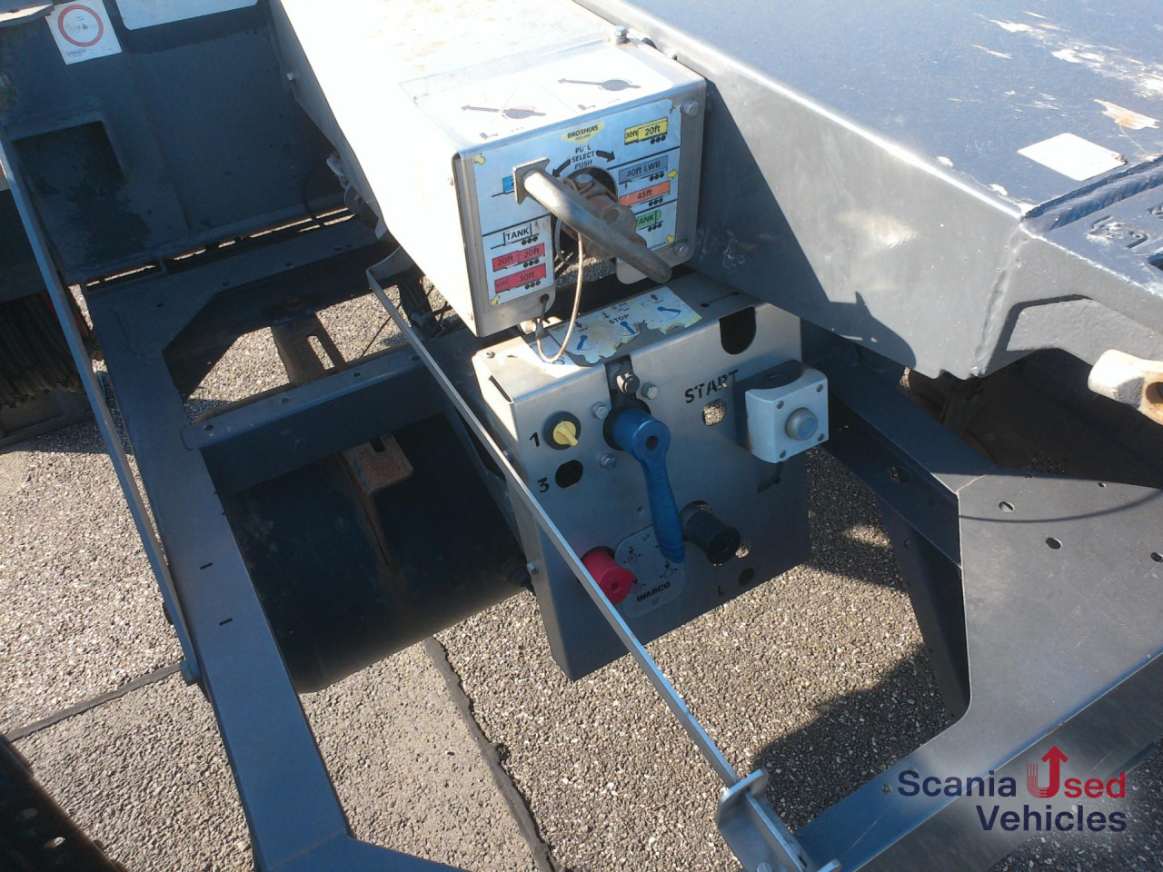 BROSHUIS Container Chassis 20-40-45 Fuss Lift - Semi-reboque transportador de contêineres/ Caixa móvel: foto 3 BROSHUIS Container Chassis 20-40-45 Fuss Lift - Semi-reboque transportador de contêineres/ Caixa móvel: foto 3
