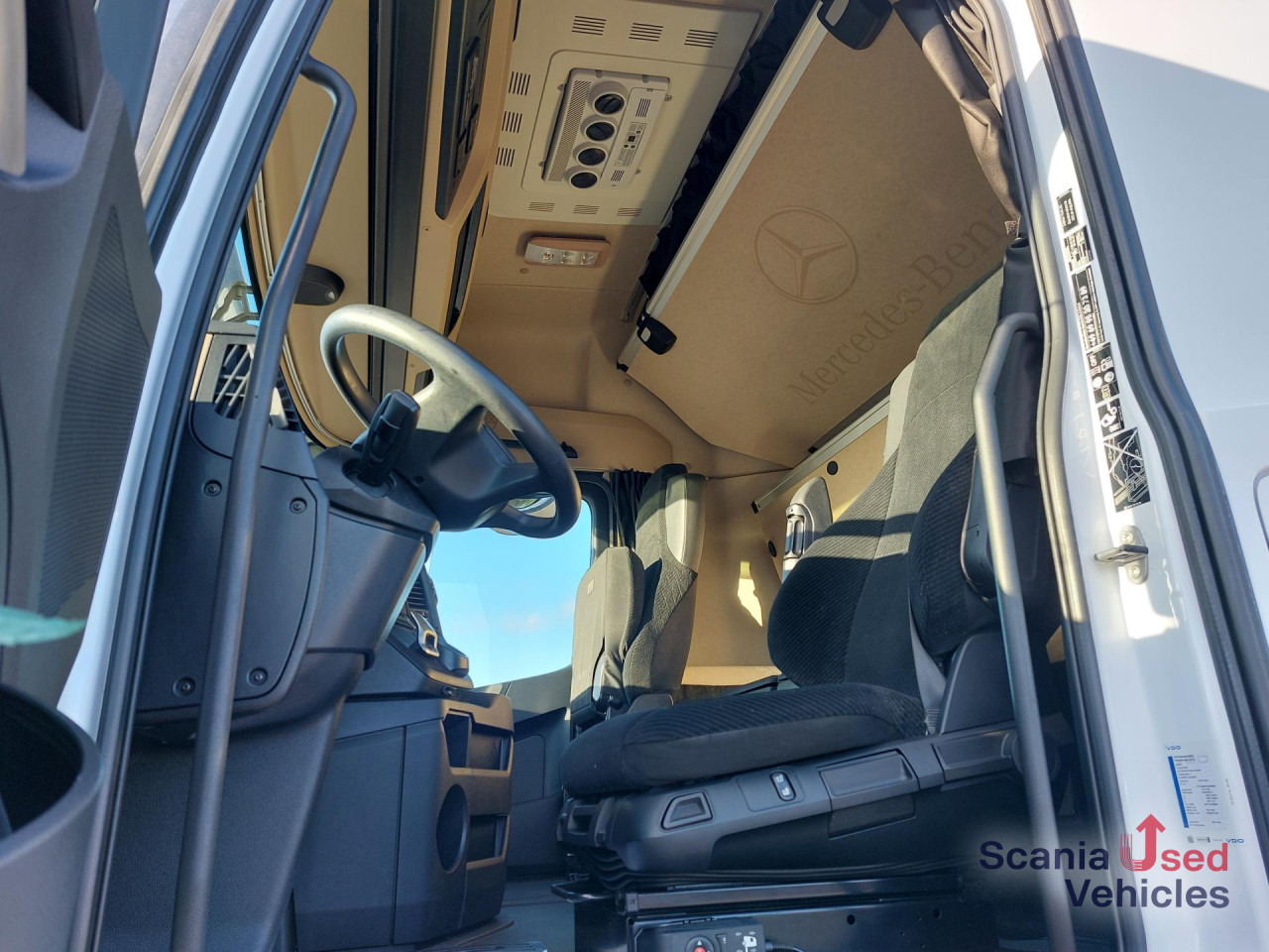 MERCEDES-BENZ 1845L Plane/Edscha NUR KOMPLETT m. ANH.!!! - Camião de lona: foto 4 MERCEDES-BENZ 1845L Plane/Edscha NUR KOMPLETT m. ANH.!!! - Camião de lona: foto 4