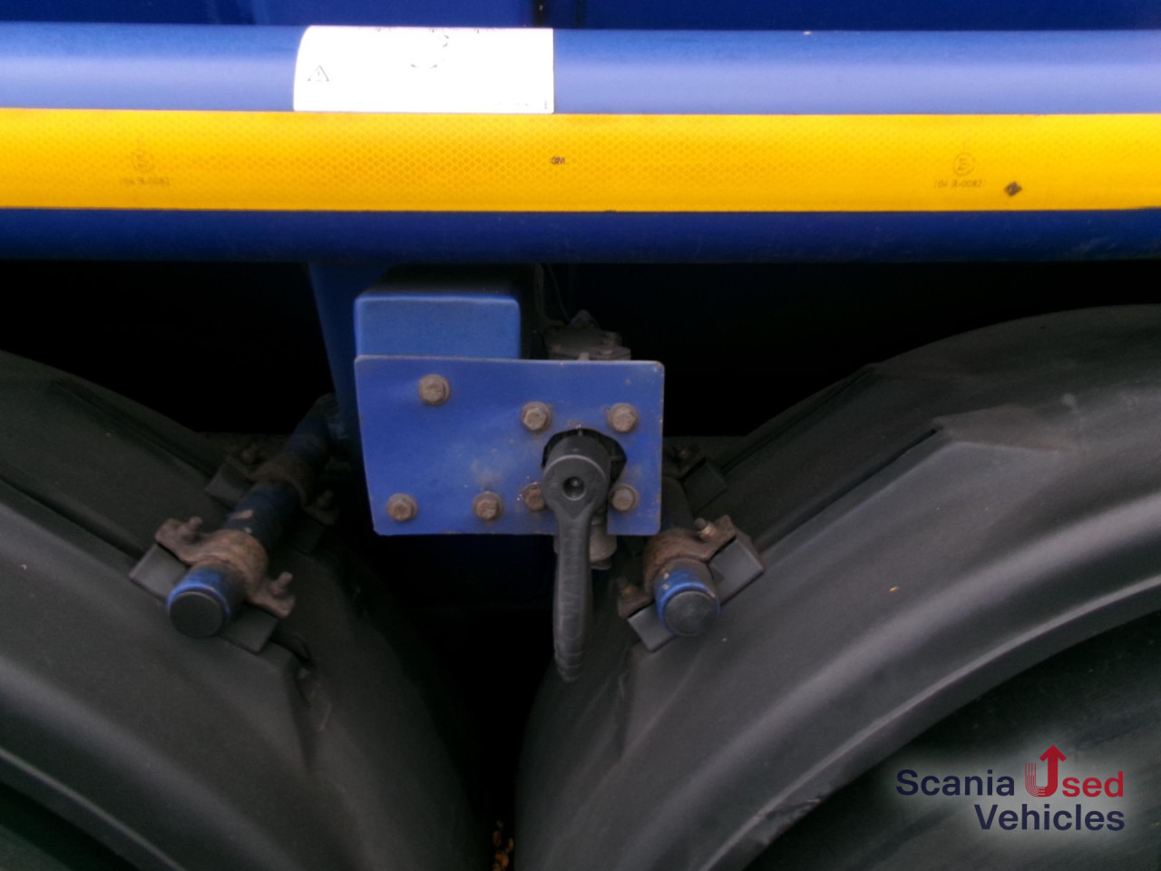 ROHR Tankauflieger f. Treibst. 4 Kammern 2 x Lift - Semi-reboque cisterna: foto 2 ROHR Tankauflieger f. Treibst. 4 Kammern 2 x Lift - Semi-reboque cisterna: foto 2