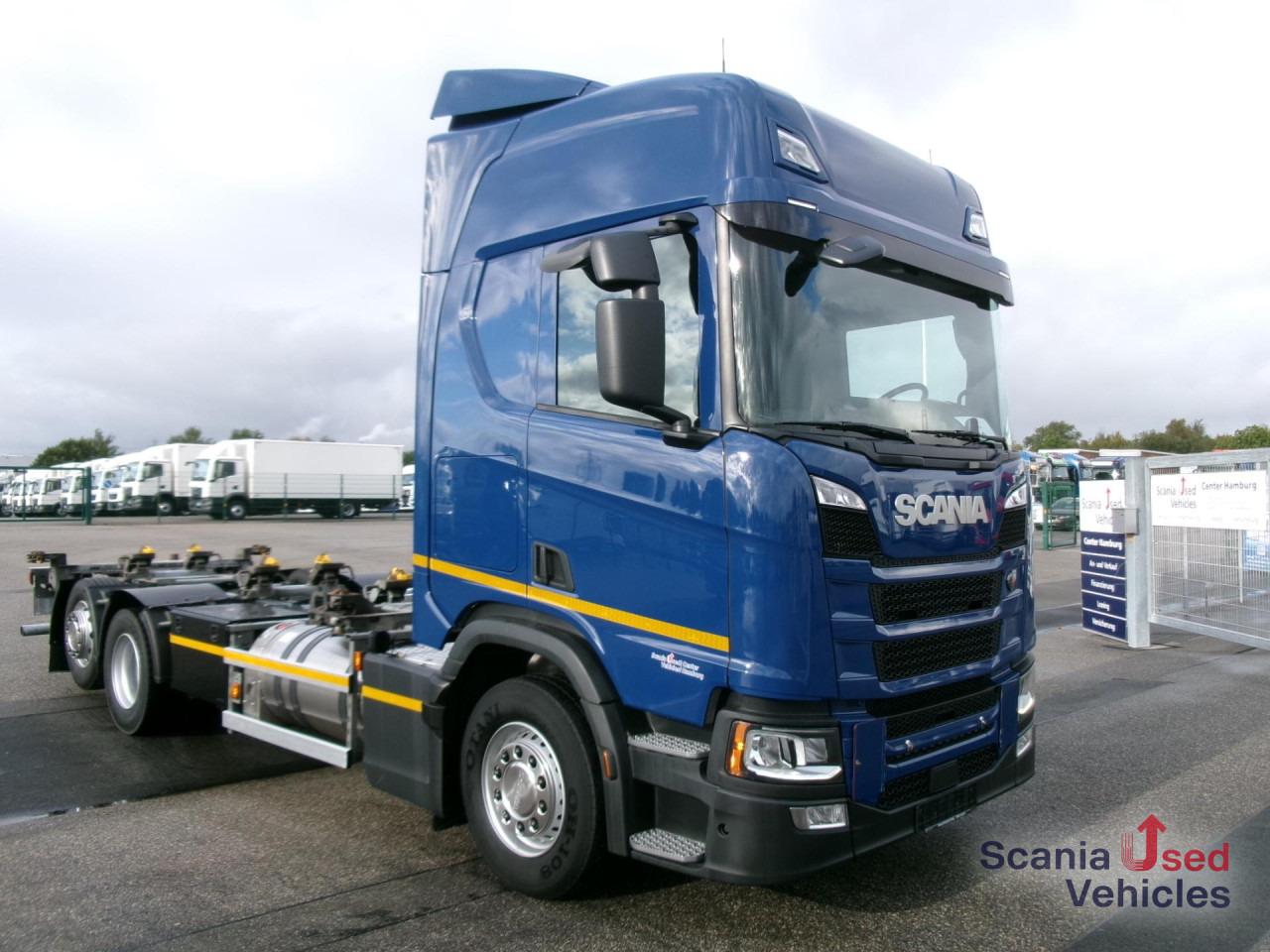 SCANIA R 410 B6x2*4NB SDG LNG GAS - Camião transportador de contêineres/ Caixa móvel: foto 1 SCANIA R 410 B6x2*4NB SDG LNG GAS - Camião transportador de contêineres/ Caixa móvel: foto 1
