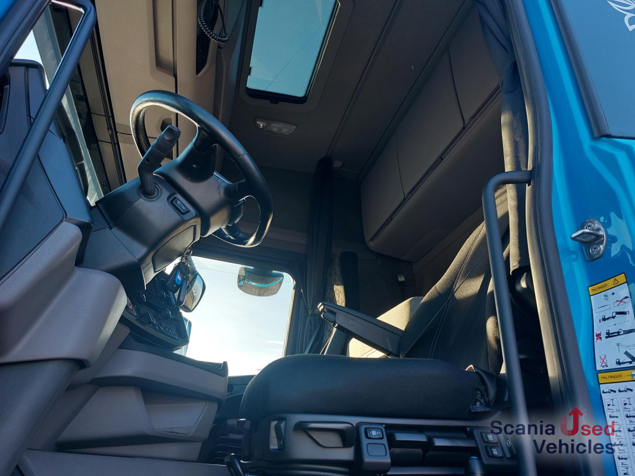 SCANIA R 450 B6x2*4NA - Camião basculante: foto 2 SCANIA R 450 B6x2*4NA - Camião basculante: foto 2