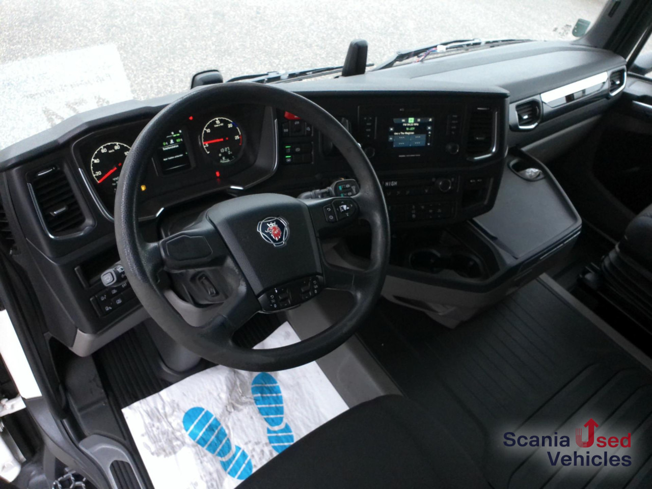 SCANIA R 410 A4x2NA 2 Tanks Standklima TOP!!! - Tractor: foto 2 SCANIA R 410 A4x2NA 2 Tanks Standklima TOP!!! - Tractor: foto 2