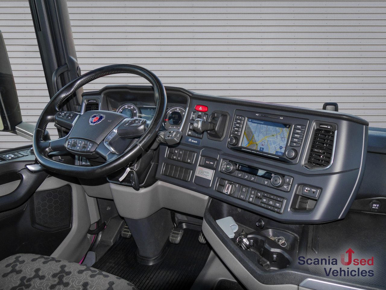SCANIA R 410 B6x2*4NB - Pritsche / Plane / Hecktüren - - Camião de lona: foto 3 SCANIA R 410 B6x2*4NB - Pritsche / Plane / Hecktüren - - Camião de lona: foto 3