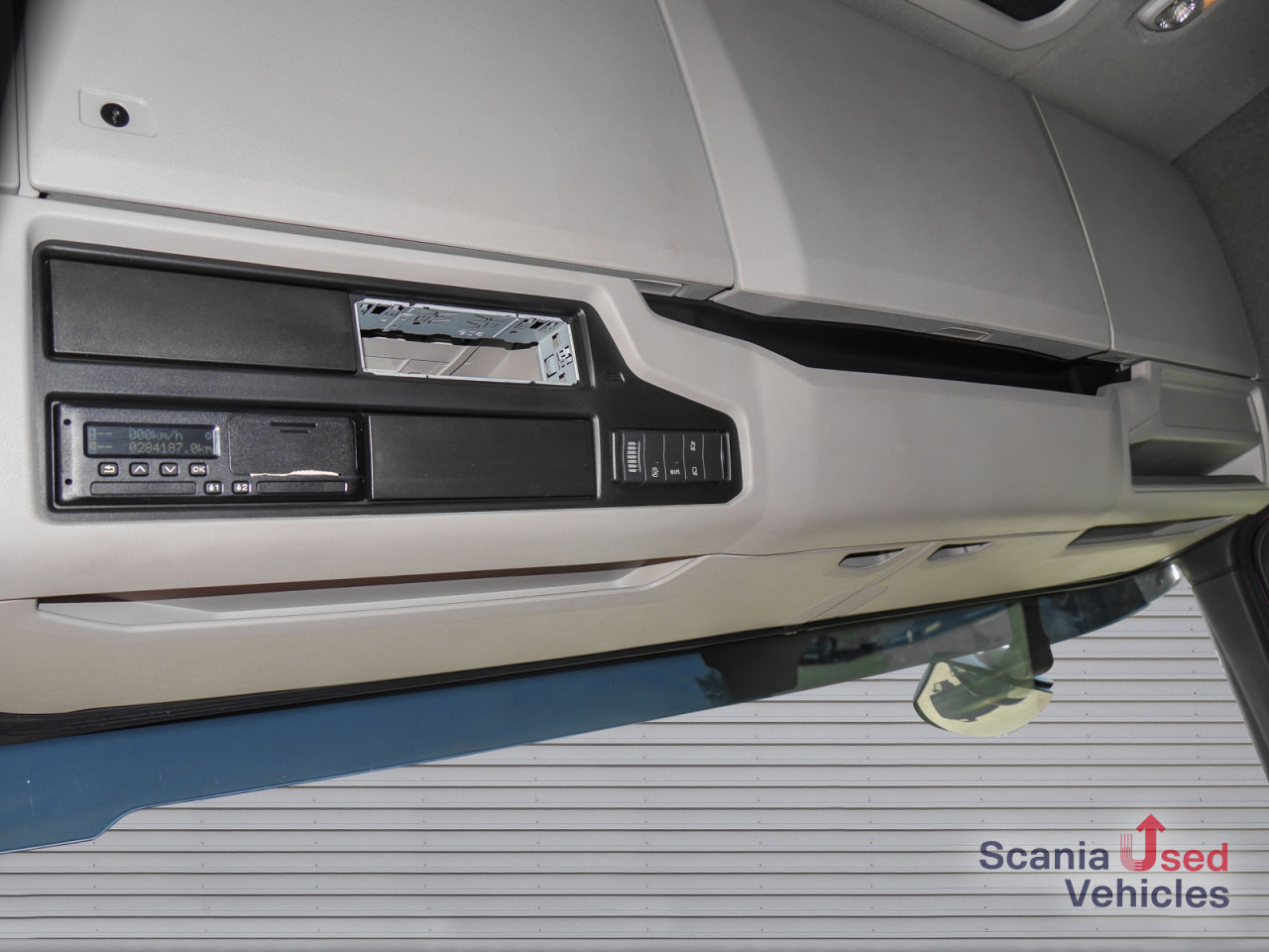 SCANIA R 410 B6x2*4NB - Pritsche / Plane / Hecktüren - - Camião de lona: foto 5 SCANIA R 410 B6x2*4NB - Pritsche / Plane / Hecktüren - - Camião de lona: foto 5
