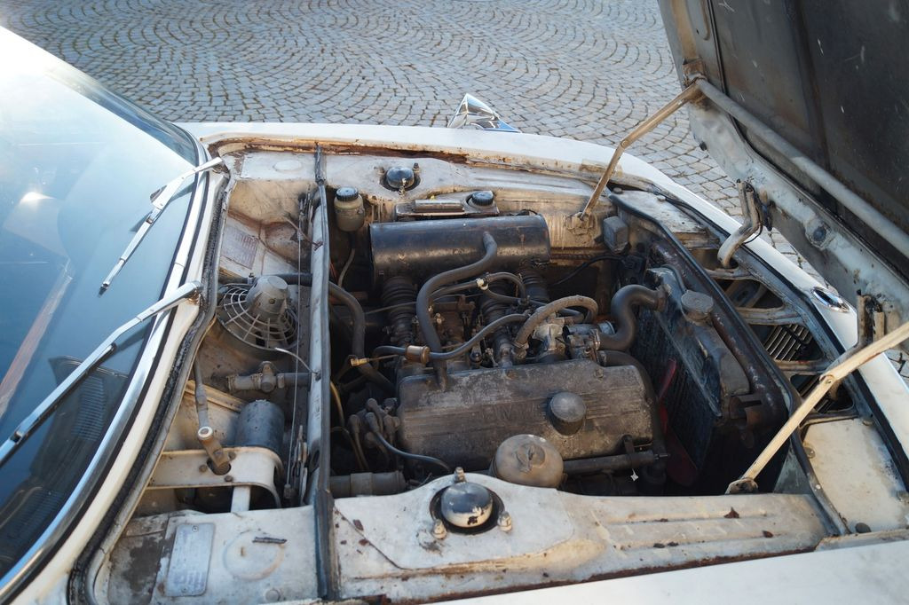 Automóvel BMW 2000 CS: foto 17