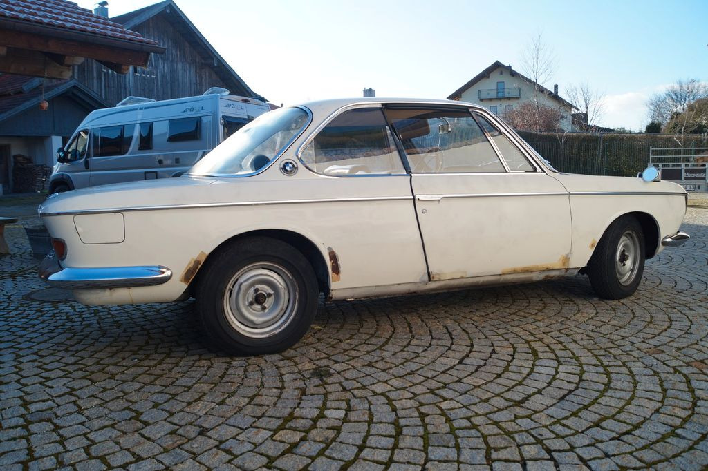 BMW 2000 CS - Automóvel: foto 3 BMW 2000 CS - Automóvel: foto 3