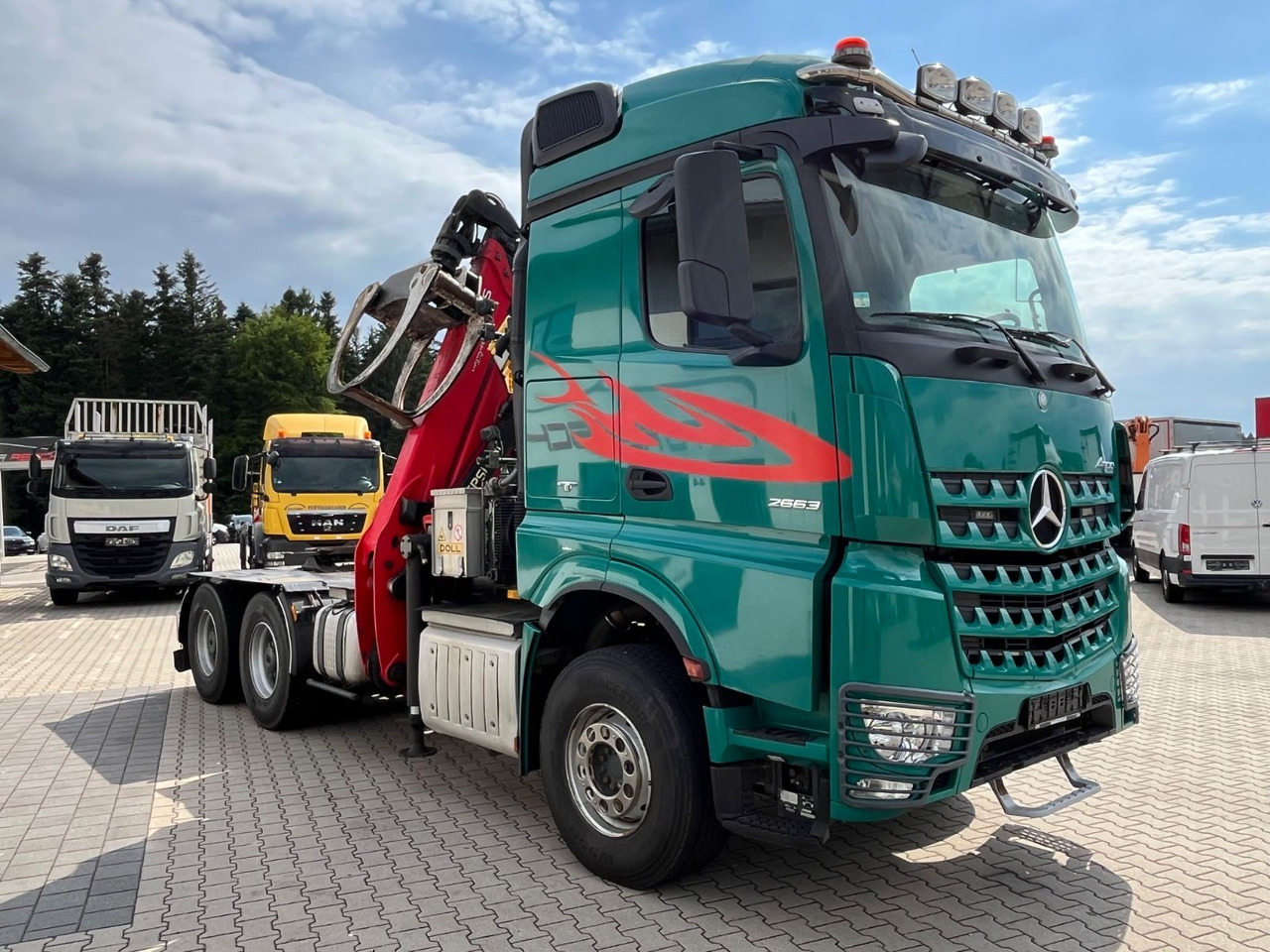 Mercedes-Benz Arocs 2663 6x4 mit Epsilon S260Z Langholzkran - Tractor: foto 4 Mercedes-Benz Arocs 2663 6x4 mit Epsilon S260Z Langholzkran - Tractor: foto 4