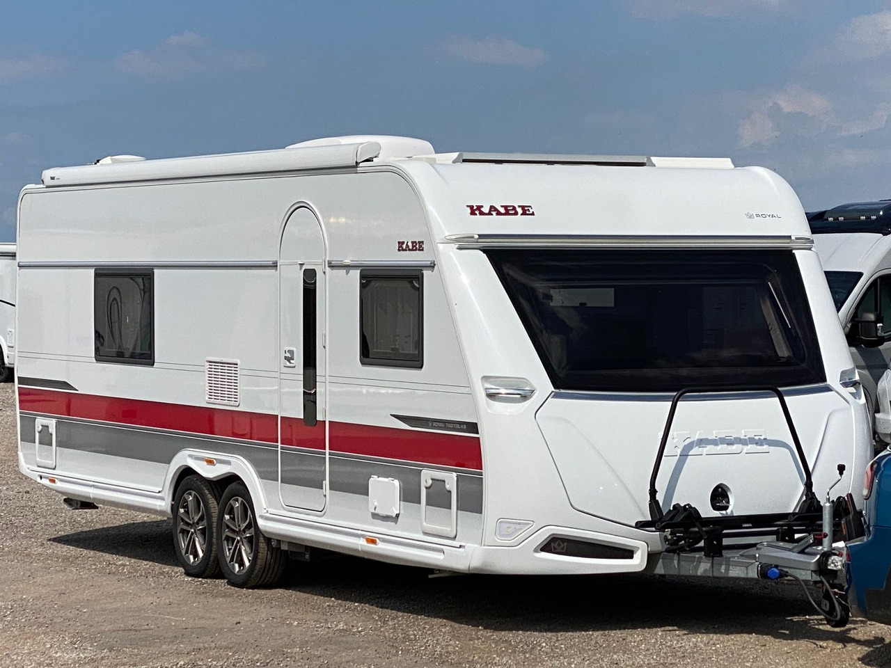 Kabe Royal 740 TDL KS, Voll Ausstattung, Hubstützen - Caravana: foto 1 Kabe Royal 740 TDL KS, Voll Ausstattung, Hubstützen - Caravana: foto 1