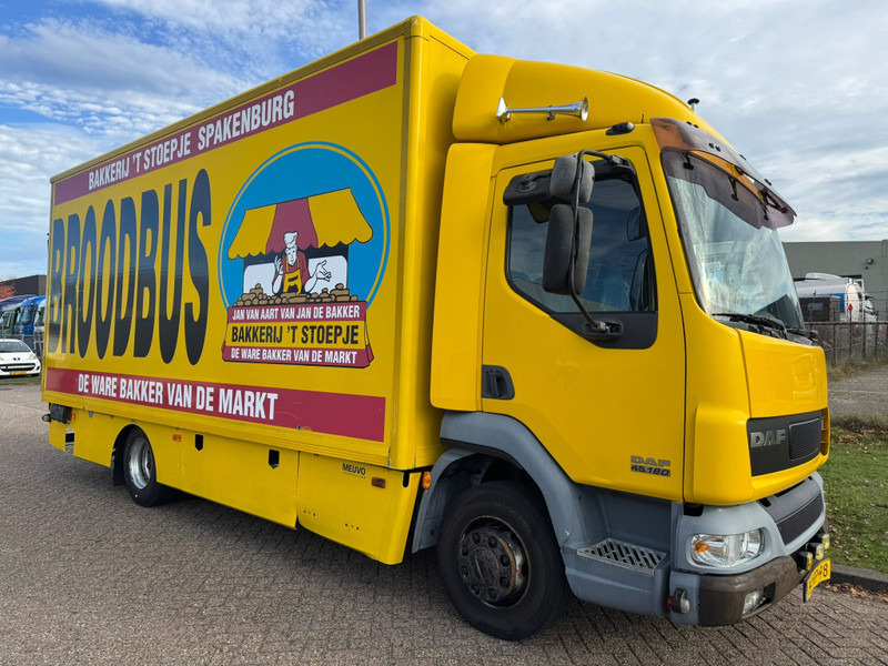 DAF LF 45.180 / Manual / Tail Lift / NL Truck - Camião furgão: foto 2 DAF LF 45.180 / Manual / Tail Lift / NL Truck - Camião furgão: foto 2