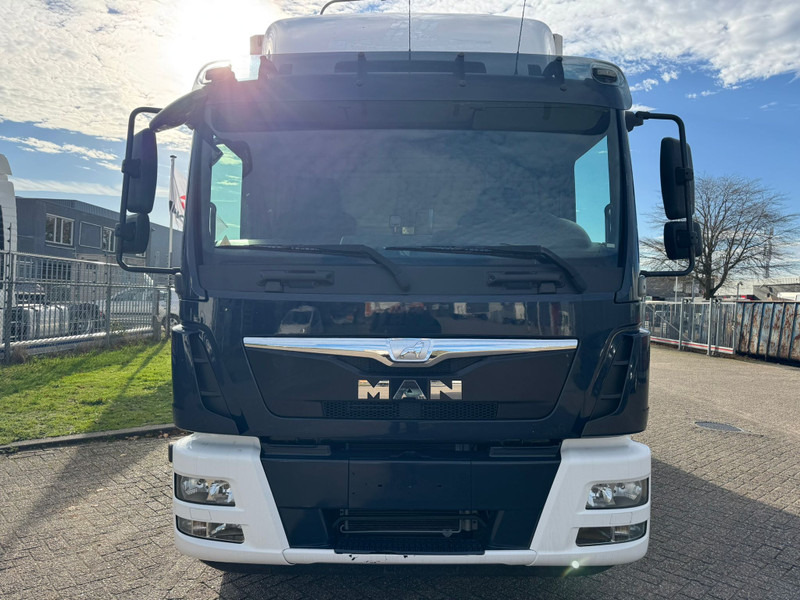 MAN TGM 12.220 / Carrier / Euro 6 / Tail Lift / TUV: 9-2026 / Belgium Truck - Camião frigorífico: foto 5 MAN TGM 12.220 / Carrier / Euro 6 / Tail Lift / TUV: 9-2026 / Belgium Truck - Camião frigorífico: foto 5