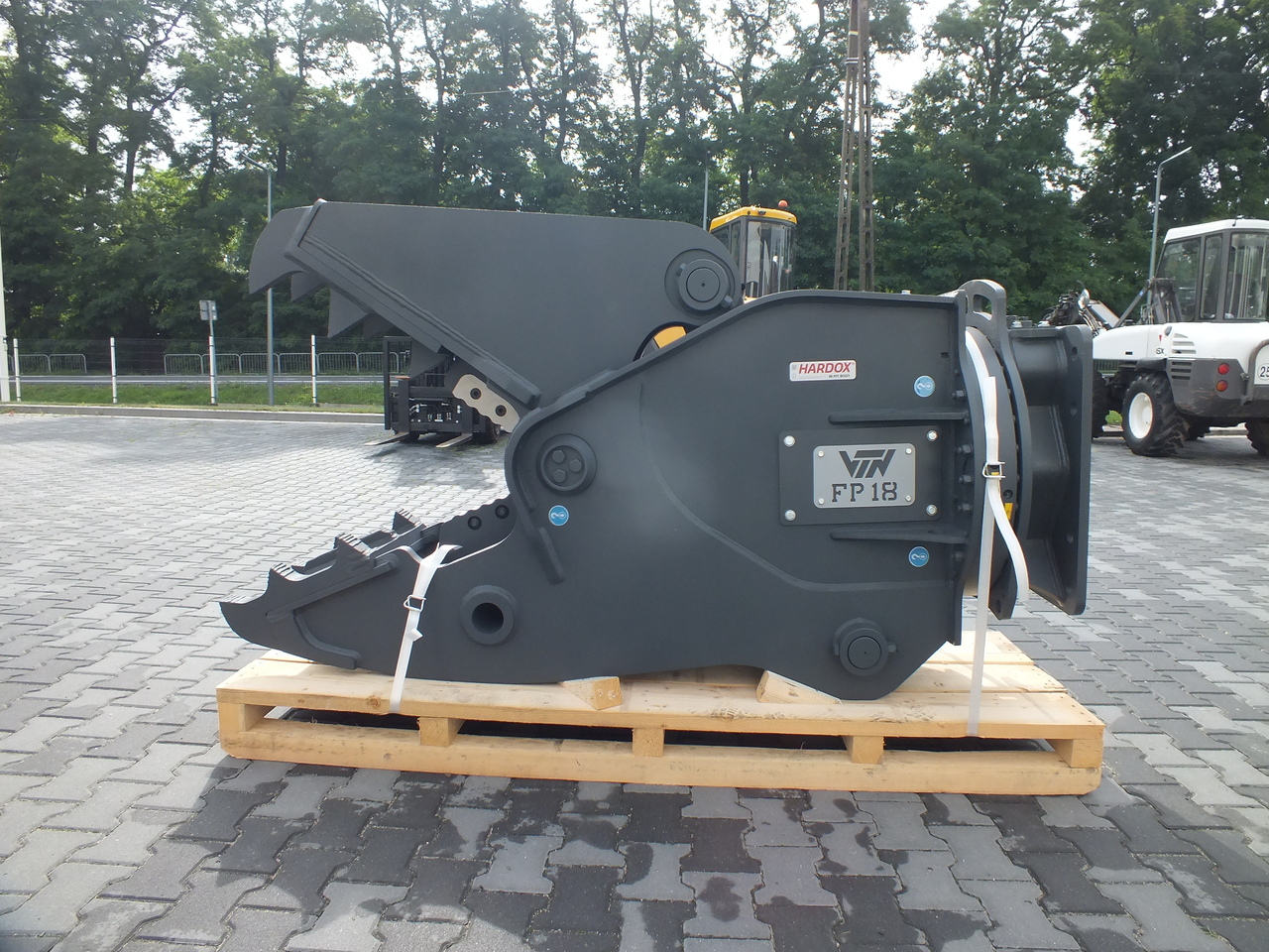 VTN FP 18 Hydraulic Rotating Pulveriser Crusher 1990 KG - Tesoura de demolição para Escavadeira: foto 2 VTN FP 18 Hydraulic Rotating Pulveriser Crusher 1990 KG - Tesoura de demolição para Escavadeira: foto 2
