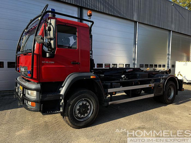 MAN LE 18.280 multilift - Camião polibenne: foto 2 MAN LE 18.280 multilift - Camião polibenne: foto 2