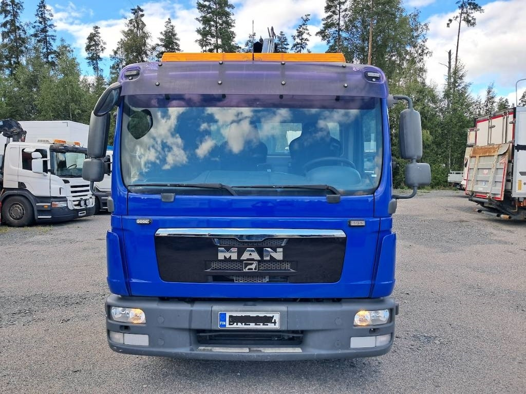 MAN TGL 8.150 Hiab 066-2 10v tarkastettu - Camião grua: foto 4 MAN TGL 8.150 Hiab 066-2 10v tarkastettu - Camião grua: foto 4