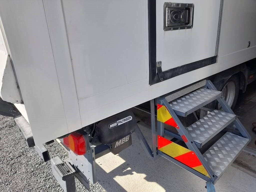 Camião frigorífico Mercedes-Benz Atego 821: foto 9