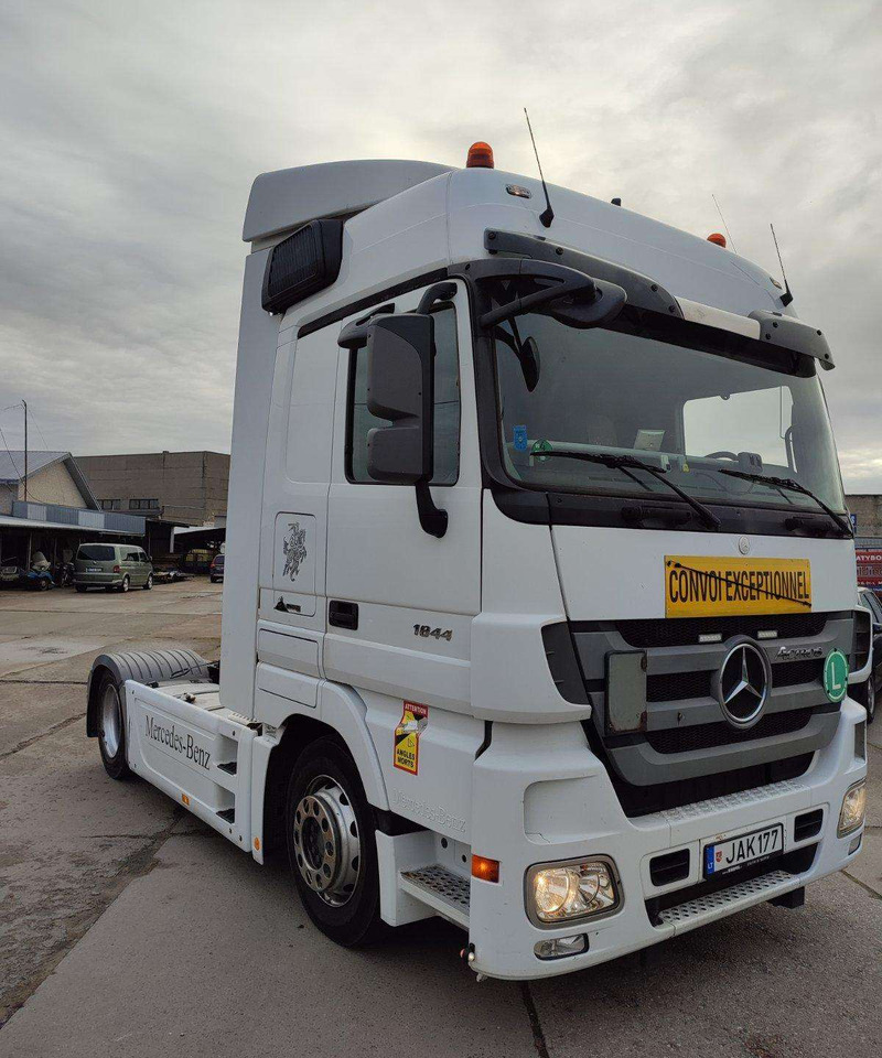 Mercedes-Benz Actros 1844 LS - Tractor: foto 1 Mercedes-Benz Actros 1844 LS - Tractor: foto 1