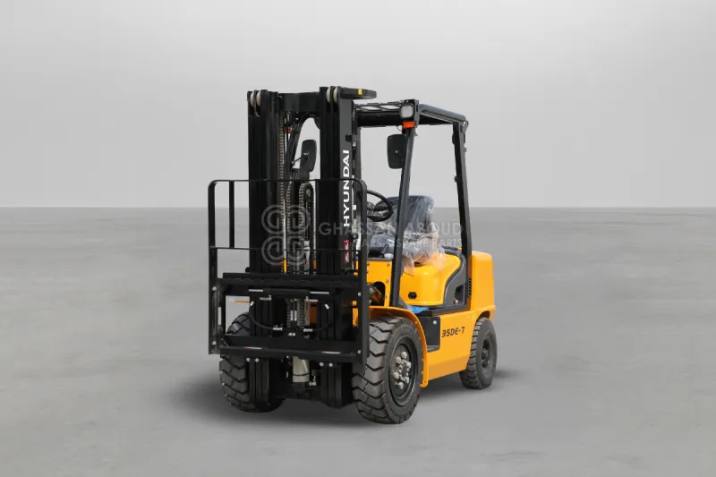 Hyundai Forklift 35DE-7 3.5 TONS DIESEL 3 STAGE - Empilhador a diesel: foto 1 Hyundai Forklift 35DE-7 3.5 TONS DIESEL 3 STAGE - Empilhador a diesel: foto 1