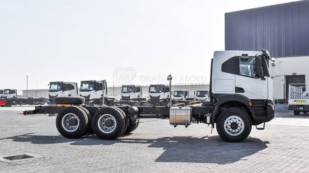 Camião chassi IVECO T-WAY Chassis  6×4 AT380T47H WHEELBASE 4500 MY24: foto 7