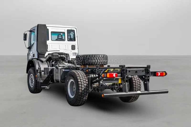 Iveco Euro Cargo ML150 4x4 Chassis - Camião chassi: foto 5 Iveco Euro Cargo ML150 4x4 Chassis - Camião chassi: foto 5