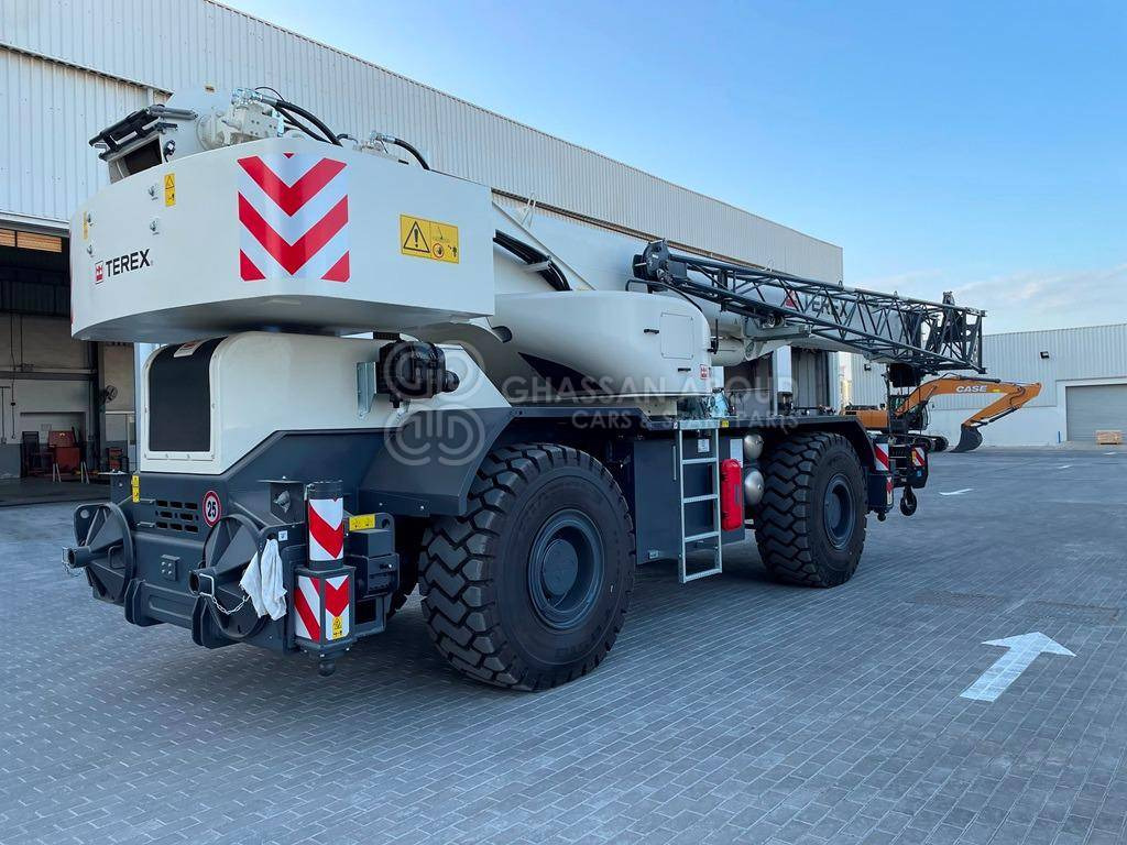 TEREX RT1070 70-ton Capacity Class Rough Terrain crane MY23 - Grua de estaleiro: foto 3 TEREX RT1070 70-ton Capacity Class Rough Terrain crane MY23 - Grua de estaleiro: foto 3