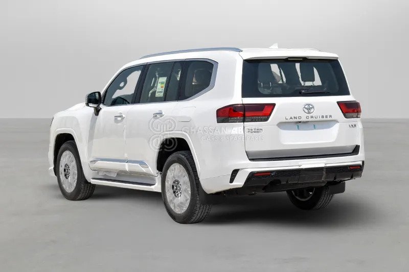 Toyota Land Cruiser 300 - SUV: foto 4 Toyota Land Cruiser 300 - SUV: foto 4