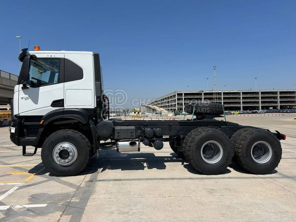 IVECO T-WAY Tractor 6×6 AT720T47WTH GVW 33 Ton HP 470 R20Tyre MY25 - Tractor: foto 2 IVECO T-WAY Tractor 6×6 AT720T47WTH GVW 33 Ton HP 470 R20Tyre MY25 - Tractor: foto 2
