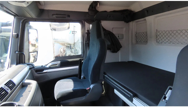 Camião de lona MAN TGX 26.480 446577 KM! RETARDER+ liftaxel + moving axel: foto 16