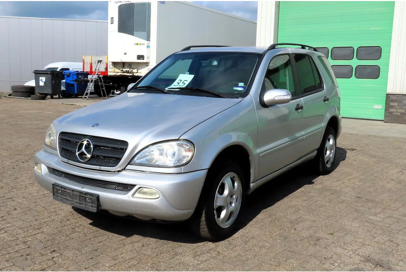 Mercedes-Benz M-Klasse ML ML 270. for export, 5 seats, real leather, Climate - Automóvel: foto 2 Mercedes-Benz M-Klasse ML ML 270. for export, 5 seats, real leather, Climate - Automóvel: foto 2