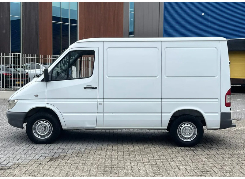 Mercedes-Benz Sprinter 208 3 seats. Very good bus! 100% engine and gearbox! France use - Furgão: foto 4 Mercedes-Benz Sprinter 208 3 seats. Very good bus! 100% engine and gearbox! France use - Furgão: foto 4