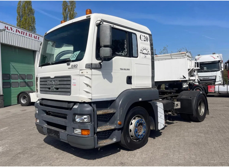 MAN TGA 18.390 Manual - Tractor: foto 2 MAN TGA 18.390 Manual - Tractor: foto 2