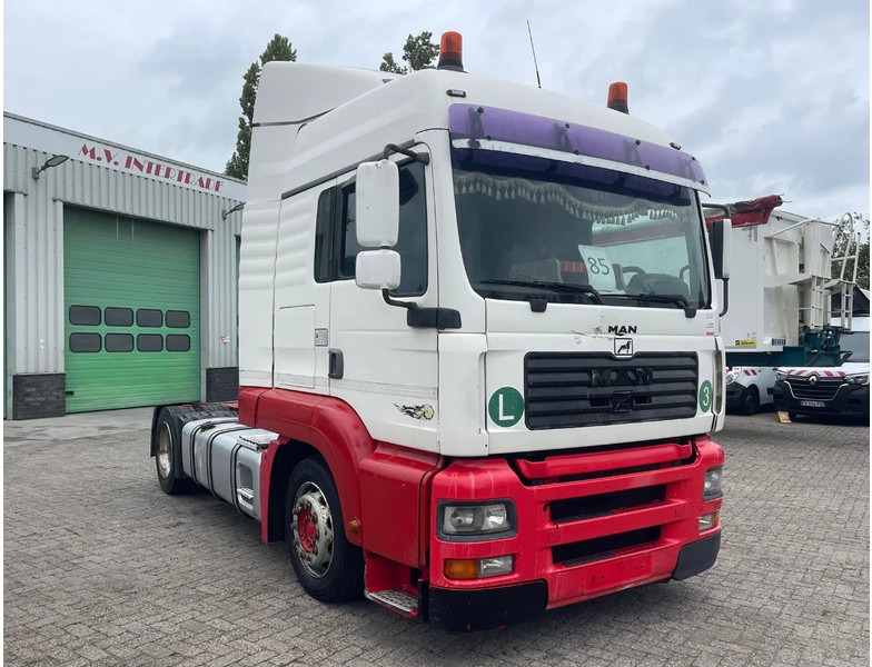 MAN TGA 18.410 EURO2 , Manual injection, FRIGO - Tractor: foto 1 MAN TGA 18.410 EURO2 , Manual injection, FRIGO - Tractor: foto 1