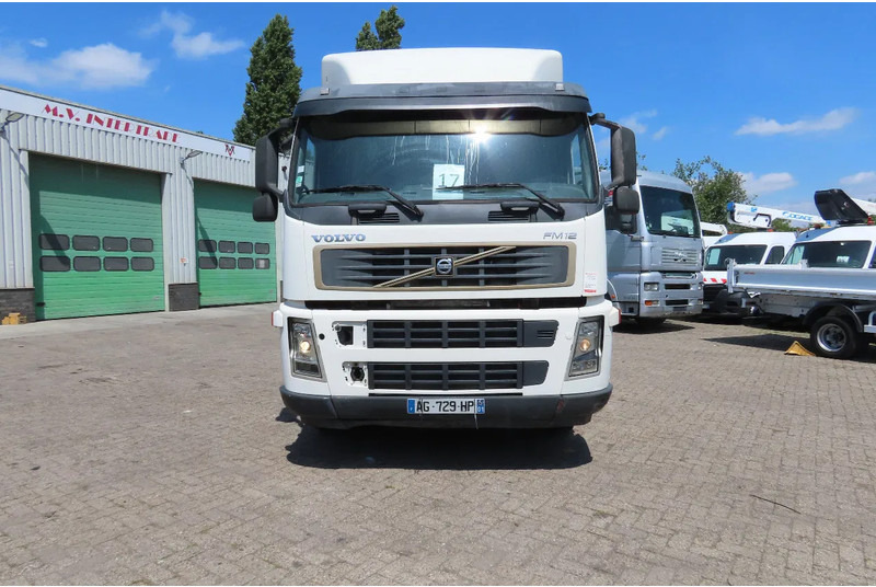 Volvo FM 380 8x4 FULL SPRING. 100% condition! - Camião chassi: foto 2 Volvo FM 380 8x4 FULL SPRING. 100% condition! - Camião chassi: foto 2