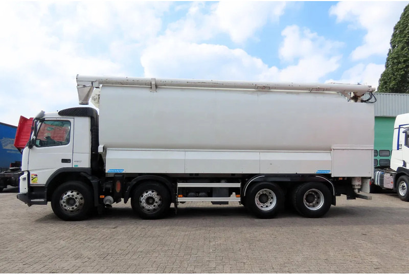 Volvo FMX 450 8x4 AUGER, radio control, 7 COMP. Full Volvo Service! . EXCELLENT condition - Camião cisterna: foto 5 Volvo FMX 450 8x4 AUGER, radio control, 7 COMP. Full Volvo Service! . EXCELLENT condition - Camião cisterna: foto 5