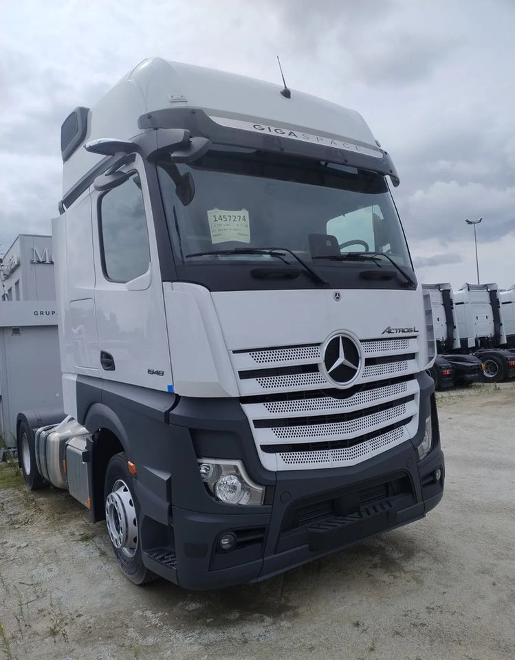 Mercedes-Benz Actros - Tractor: foto 2 Mercedes-Benz Actros - Tractor: foto 2