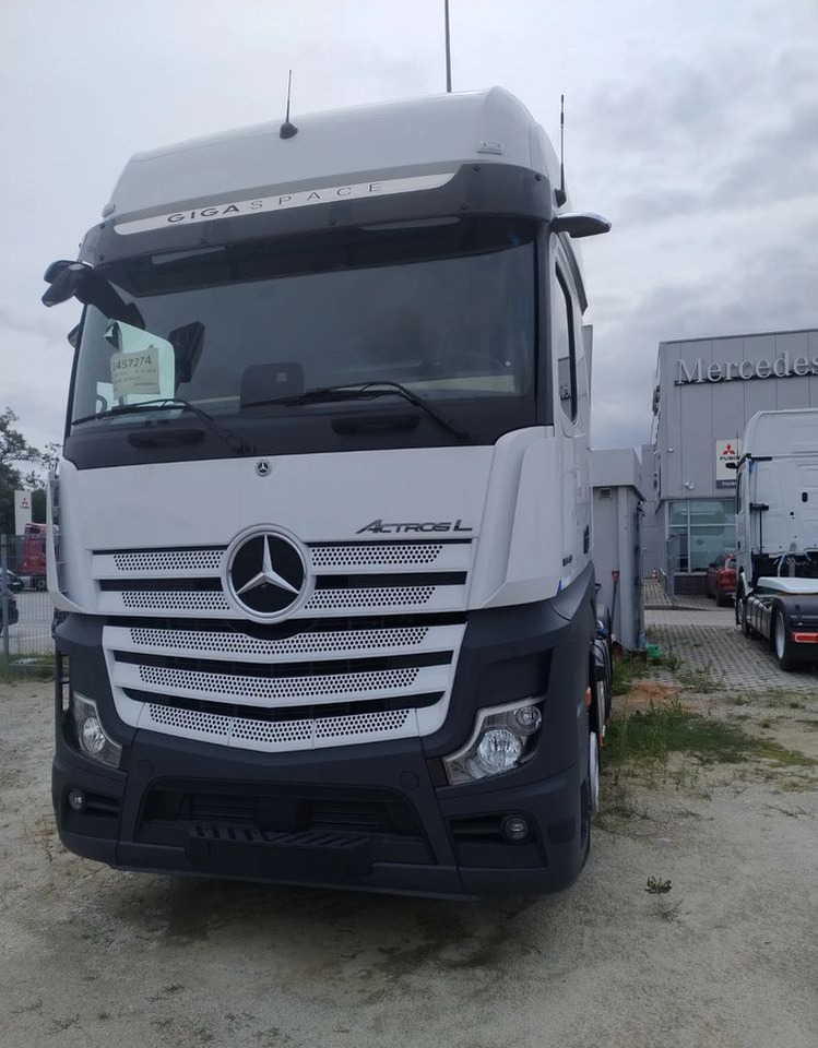 Mercedes-Benz Actros - Tractor: foto 1 Mercedes-Benz Actros - Tractor: foto 1