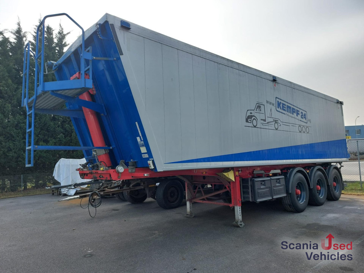 KEMPF SKM 3/S/ 39 A 10 Kastenmulde - Semi-reboque basculante: foto 1 KEMPF SKM 3/S/ 39 A 10 Kastenmulde - Semi-reboque basculante: foto 1