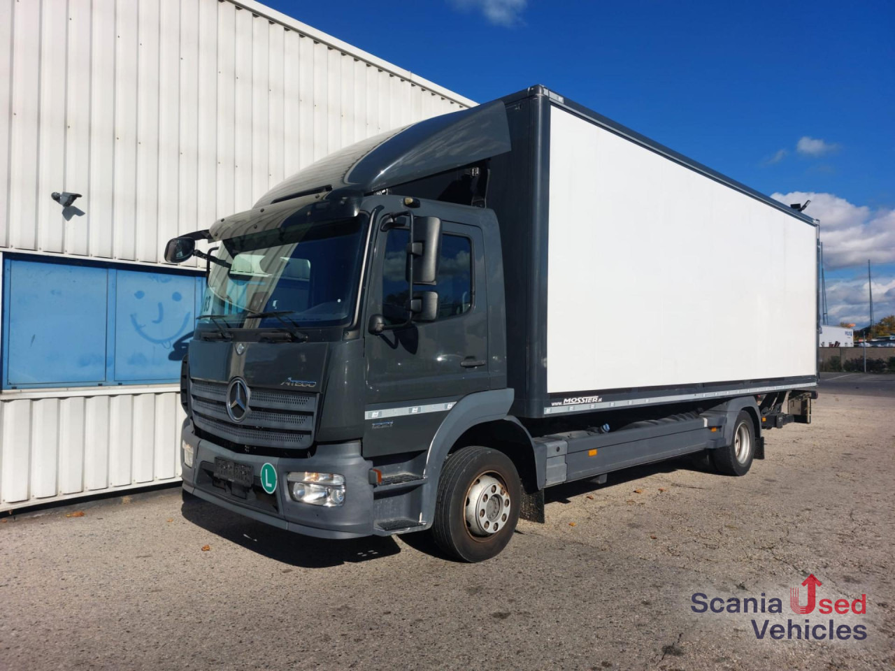 MERCEDES-BENZ Atego 1221 L Koffer Ladebordwand - Camião furgão: foto 1 MERCEDES-BENZ Atego 1221 L Koffer Ladebordwand - Camião furgão: foto 1
