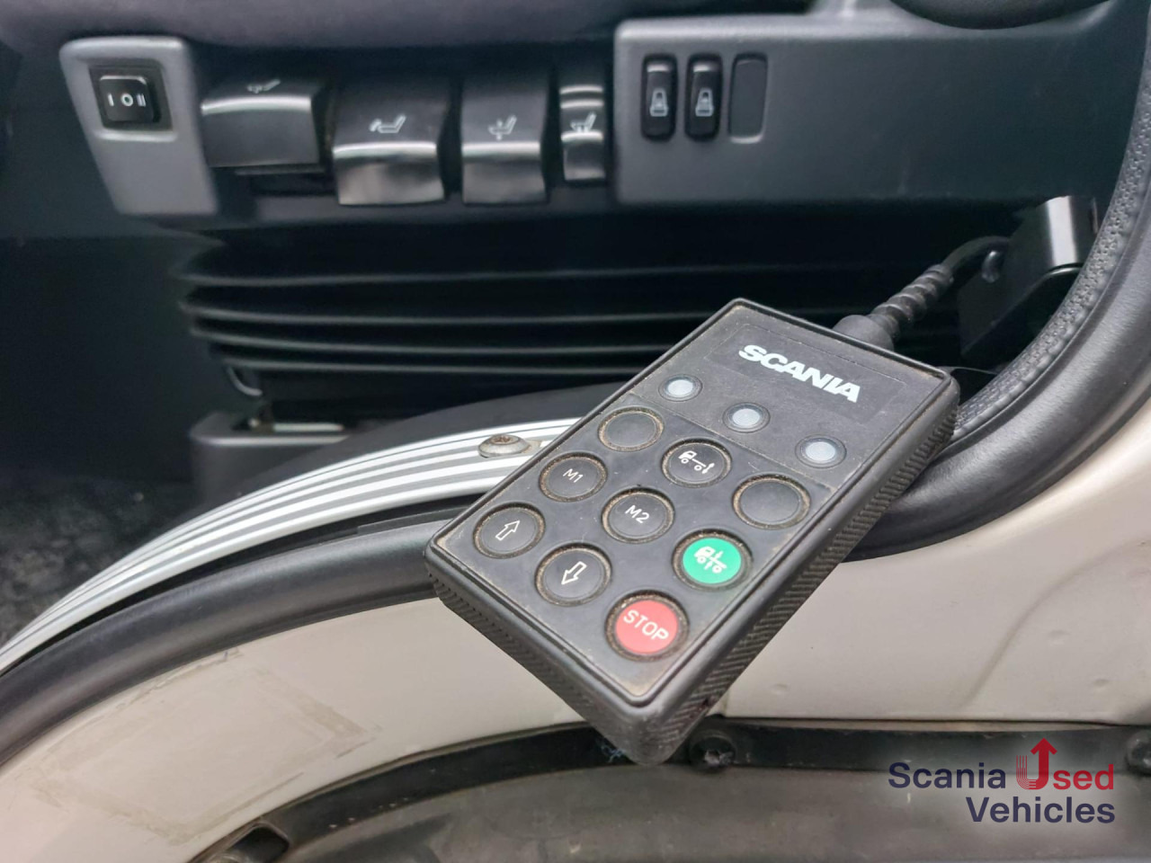 SCANIA P 280 DB4x2MNA Koffer Ladebordwand - Camião furgão: foto 4 SCANIA P 280 DB4x2MNA Koffer Ladebordwand - Camião furgão: foto 4
