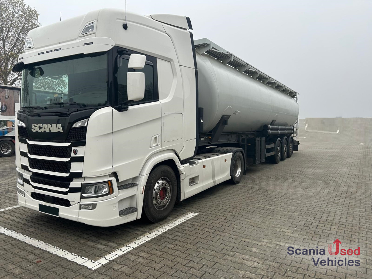 SCANIA R 500 A4x2NB Highline GHH Kompressor + Spitzer - Tractor: foto 1 SCANIA R 500 A4x2NB Highline GHH Kompressor + Spitzer - Tractor: foto 1