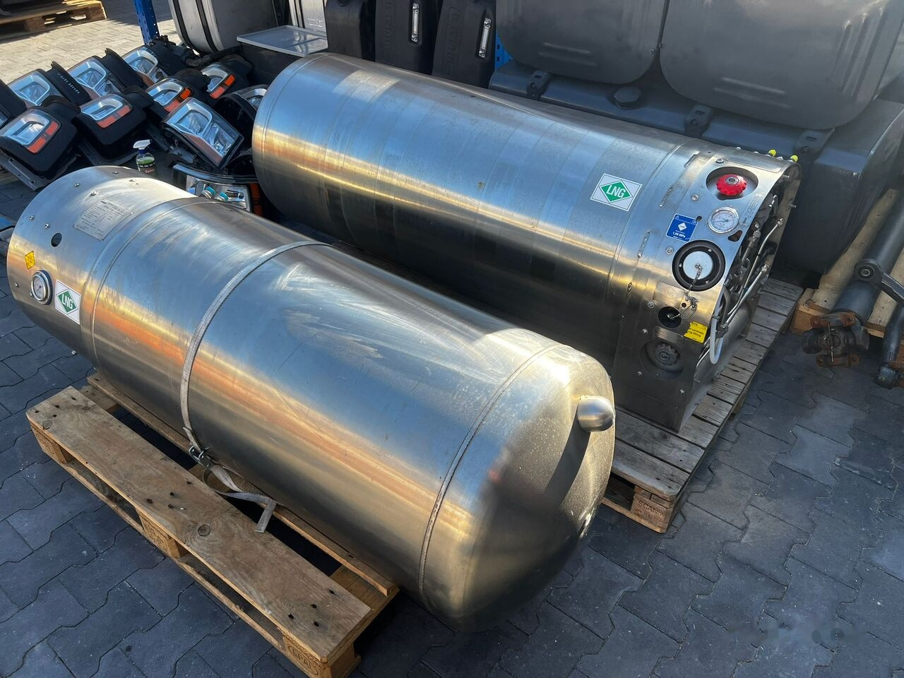 21308872 truck - Tanque de combustível para Camião: foto 2 21308872 truck - Tanque de combustível para Camião: foto 2