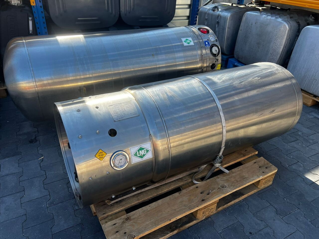 21308872 truck - Tanque de combustível para Camião: foto 1 21308872 truck - Tanque de combustível para Camião: foto 1